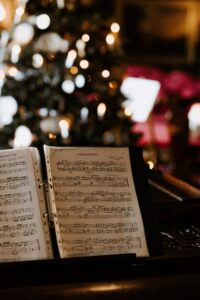 Christmas music photo by Annie Spratt